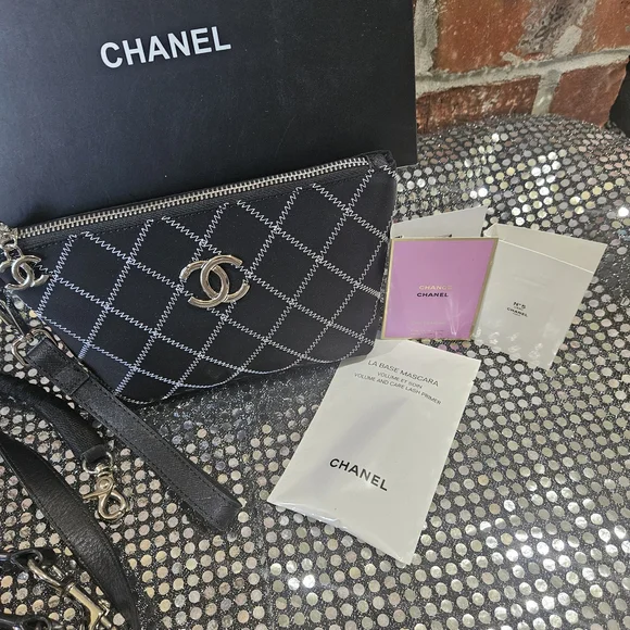 Chanel Black Clutch Bag - Picture 2 of 7